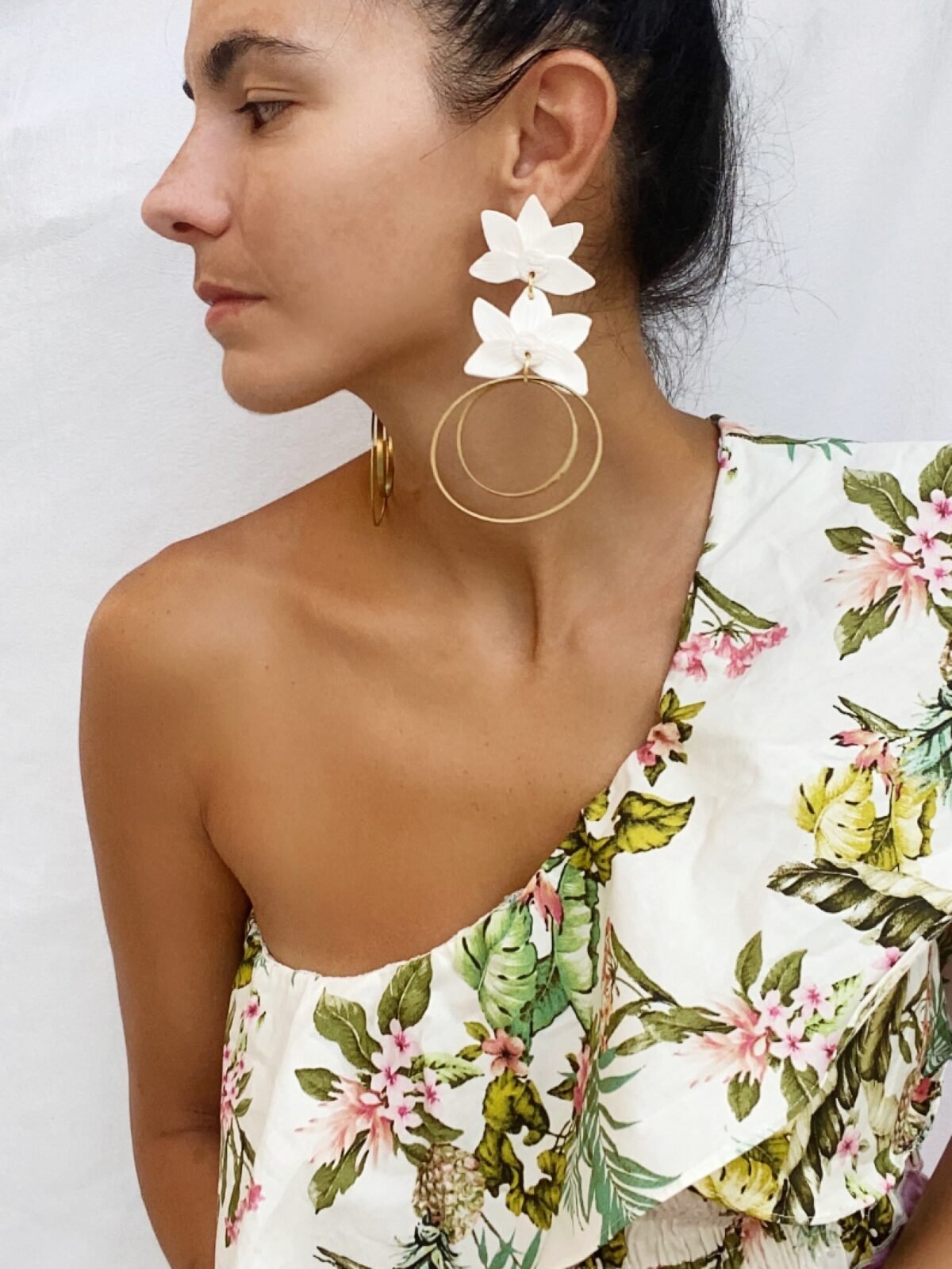 Bloom Baby white earrings 8