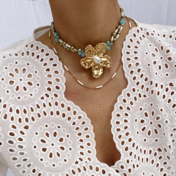 Gold Flower necklace